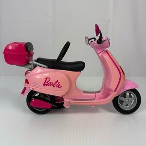 Barbie Pink Vespa Scooter Moped Mattel 2008 Incl. Side Mirrors Seat Belt Storage
